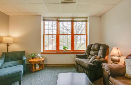 New Kensington Apartment | Pet-Friendly New Kensington Apt with Shared Perks