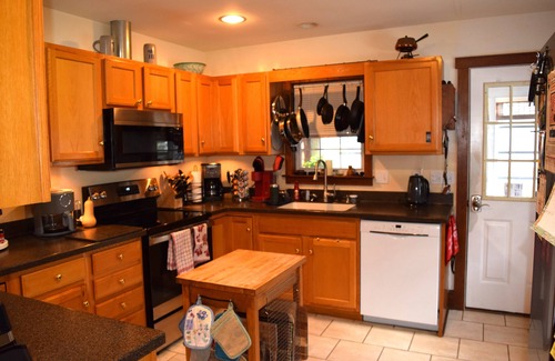 Rehoboth Beach House | Pet Friendly Ocean Block Queen St Downtown Rehoboth Beach