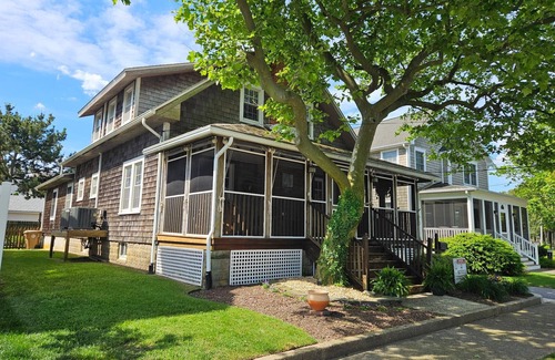 Rehoboth Beach House | Pet Friendly Ocean Block Queen St Downtown Rehoboth Beach