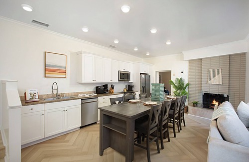 South Oceanside House | Pet Friendly Oceanfront Unit in Oceanside P1315-3
