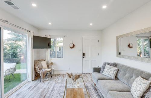 South Oceanside House | Pet-Friendly Oceanside Gem with Patio, Walk to Beach