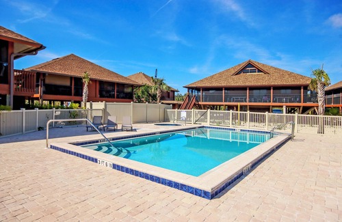 Sanibel Condo | Pet friendly paradise on Sanibel Island with private beach - Signal Inn 12