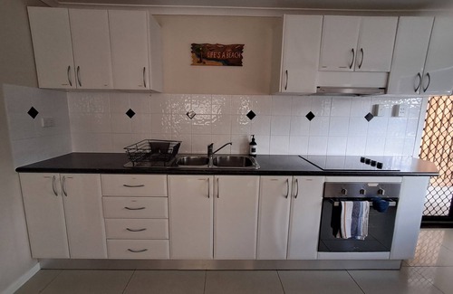 Clontarf Apartment | Pet Friendly Peninsula