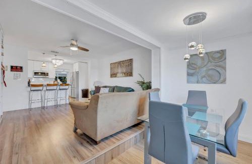 North Central Hollywood House | Pet Friendly Pool Home in Hollywood 8 min to Beach