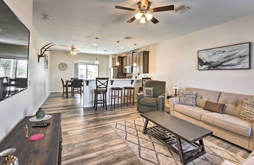 Holiday Shores House | Pet-Friendly Retreat - 1 Block to Colorado River!