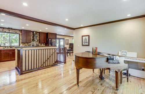 Aurora House | Pet-Friendly Retreat with Fenced Yard in Aurora
