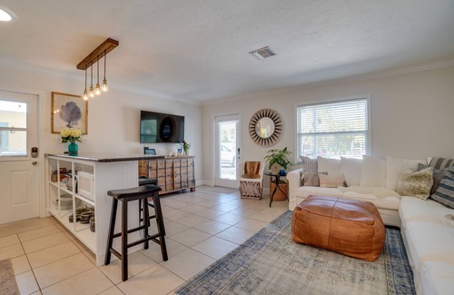 Holmes Beach House | Pet-Friendly - Rum Dog by SeaBreeze Vacation