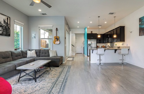 North Natomas House | Pet-Friendly Sacramento Home ~ 7 Mi to Downtown!
