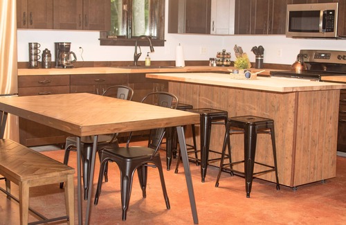 Brainerd Cottage | Pet Friendly-Secluded-Fire Pit-300mbps internet