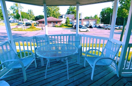 Cornell Apartment | Pet Friendly* The Stacker* Brunet Island State Park*Chippewa River* HikingTrails