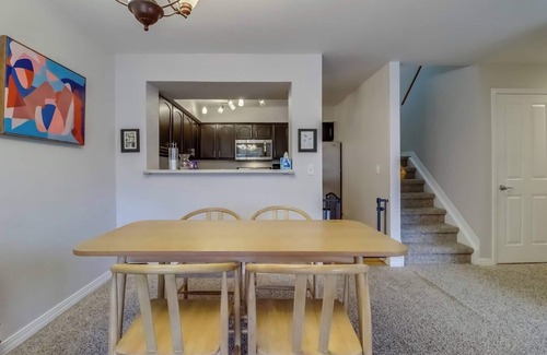 Broomfield House | Pet Friendly Townhome Near Parks