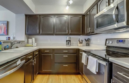 Broomfield House | Pet Friendly Townhome Near Parks