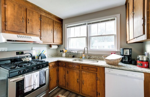Travelers Rest House | Pet-Friendly Travelers Rest Home w/Covered Patio