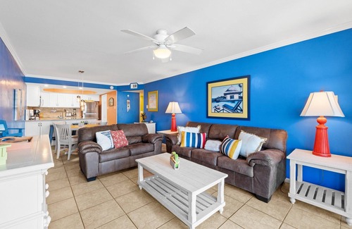 Thomas Drive Condo | Pet Friendly Beach Front Condo! Low Floor - PW210
