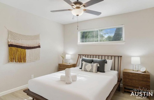 Cherrywood Apartment | Pet Friendly w Pool Near Mueller Free Parking