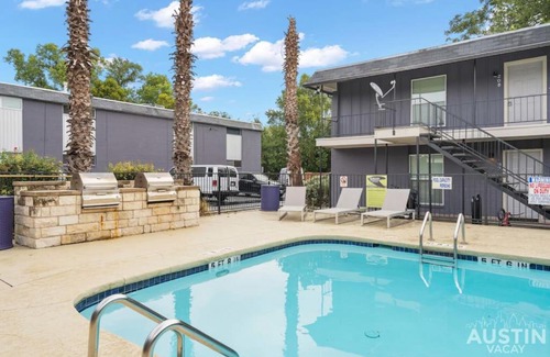 Cherrywood Apartment | Pet Friendly w Pool Near Mueller Free Parking