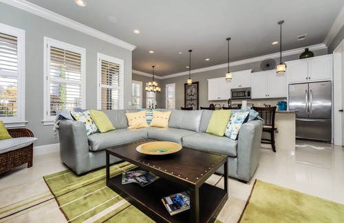 Villa Lago House | Pet Friendly ~ Water View ~ 2 Golf Carts ~ Community Pool