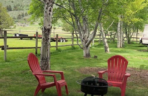 Palisades RV Rental | Pet Friendly Wild West Luxury Glamping tent