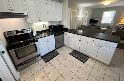 Isle of Palms House | Pet friendly with fenced yard, no stairs, walk to beach access, sleeps 6!