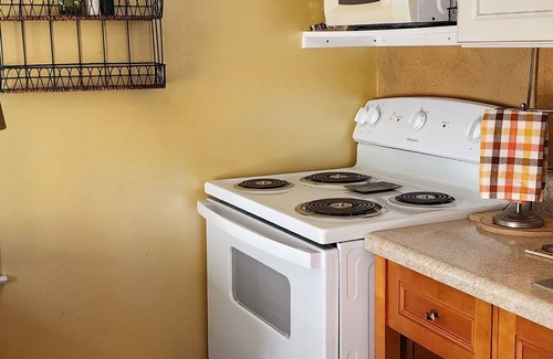North Myrtle Beach House | PET & GOLF CART FRIENDLY.SHORT WALK TO OCEAN DRIVE