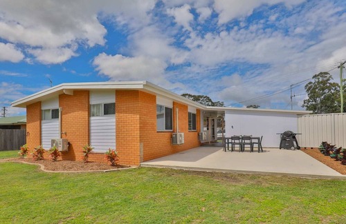Avoca House | Pet & Tradie Friendly house with Bedroom Aircons