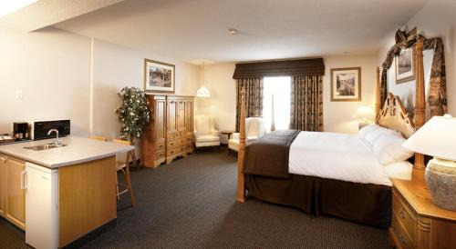 Petawawa Hotel | Petawawa River Inn & Suites