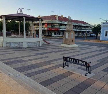 Peterborough Hotel | PETERBOROUGH HOTEL