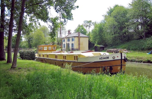 Langan House | Petit Saint-Lubin - LANGAN
