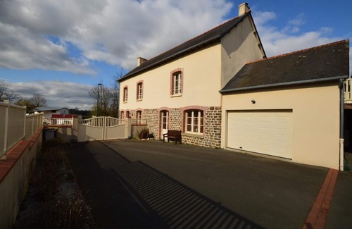 Langan House | Petit Saint-Lubin - LANGAN