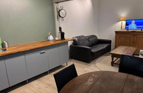 Lavacourt Apartment | Petite maison indépendante avec parking