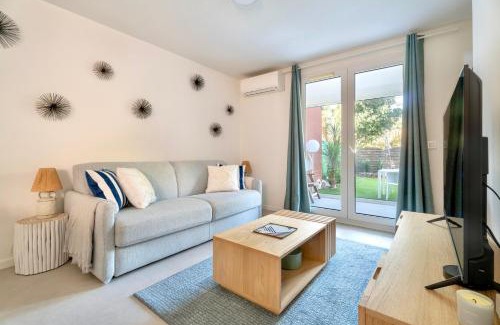 Theoule-Superieur Apartment | Petite maison pour 6 - jardin clim piscine parking