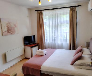Varosha Hotel | Petkov Family Hotel