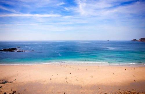 Sennen Cove House | Petra, Cornish Cottage With lovely Garden, Wow Sea Views, By the Beach