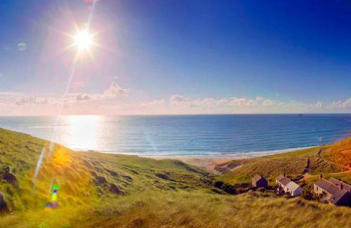 Sennen Cove House | Petra, Cornish Cottage With lovely Garden, Wow Sea Views, By the Beach