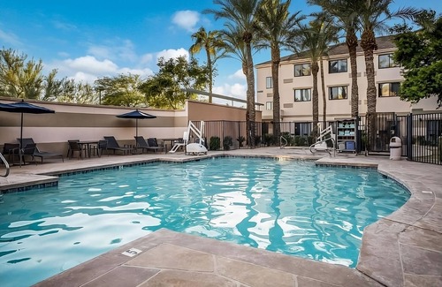 Chandler Apartment | Pets are Allowed HERE! Family-friendly Accommodation, Outdoor Pool & Sun Terrace