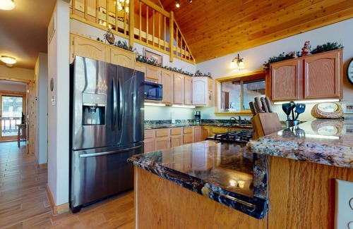 Angel Fire House | Pets | Fireplace | Large Deck | Casa Arriba