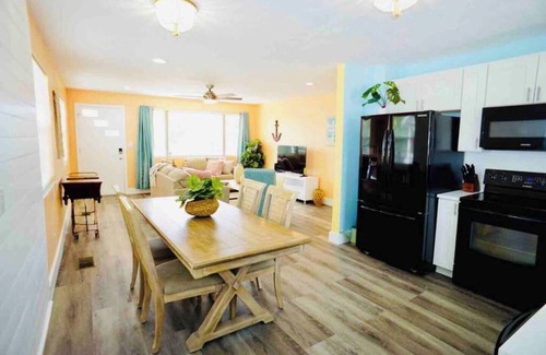 Smith's Memento House | PETS OK! Beach Paradise! Walk to Ocean Center & Beach