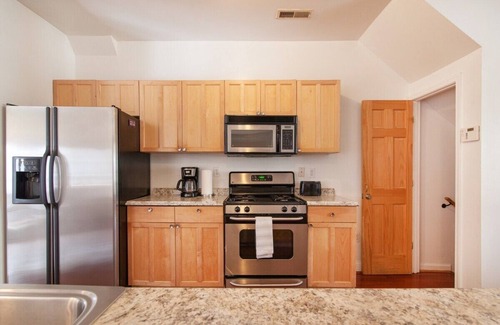 Petworth House | Petworth Retreat: 5BR, 3.5BA Home. Your Vacation or Staycation or Business Trip!