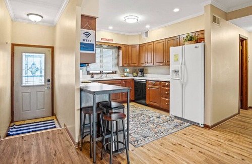 Pewaukee House | Pewaukee Lake | Sunsets | Dogs | Beach | Good Vibes