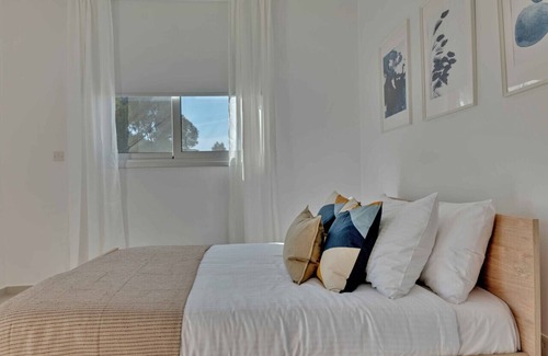 Strovolos Apartment | Phaedrus Living: City Center Residences Emerald