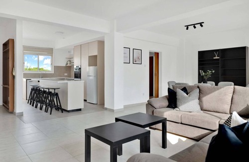 Lykabittos Apartment | Phaedrus Living: Romanou Modern City Center Flat