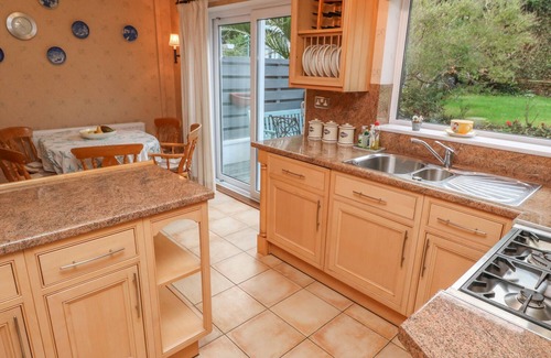 Maenporth Cottage | PHENESTS, pet friendly, country holiday cottage in Falmouth
