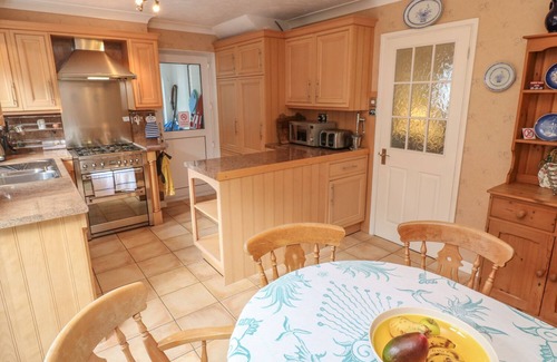 Maenporth Cottage | PHENESTS, pet friendly, country holiday cottage in Falmouth