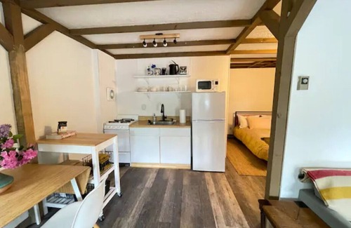 Phoenicia Cottage | Phoenicia Creekside Cottage