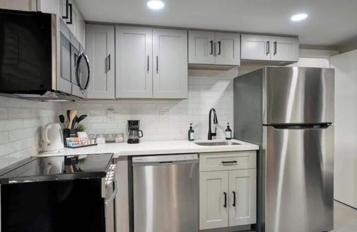 Alhambra House | Phoenix Rental Home - Pet Friendly!