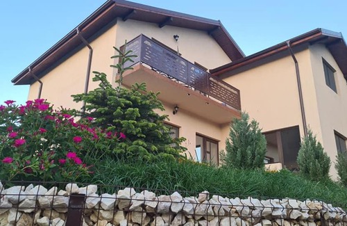 Niculitel House | PIATRA ROSIE Pensiune Agroturistică