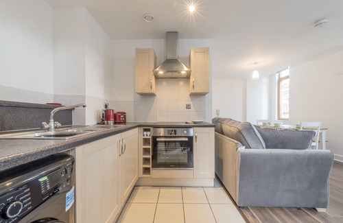 Northern Quarter Apartment | Piccadilly Gardens