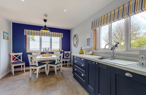 Tan-y-groes Cottage | Picked for its stunning sea views and close to Llangrannog beach.