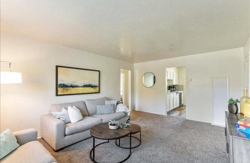 Bountiful Apartment | Pickle Ball Courts Close By 5 Mins off i15