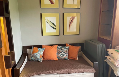 Metro Luzon Urban Beltway Condo | Pico De Loro beach, Miranda B Condotel Rental with Wifi
